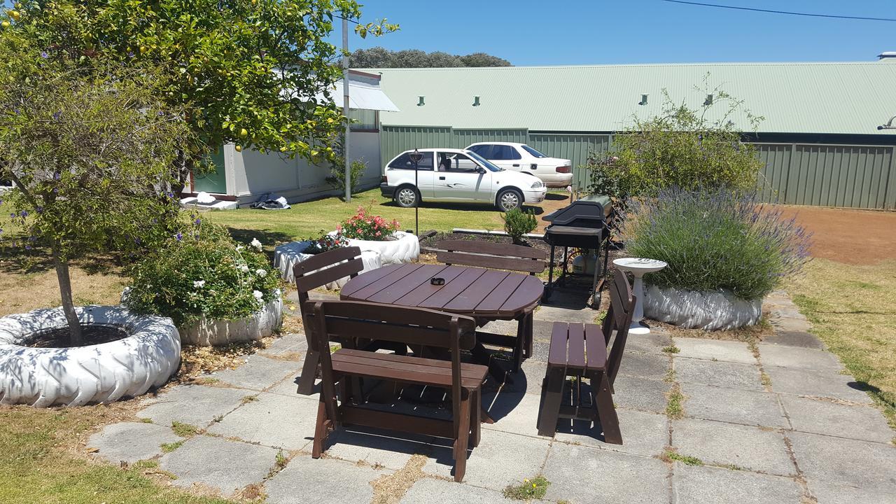 Tingle All Over Budget Accommodation Walpole Exterior foto